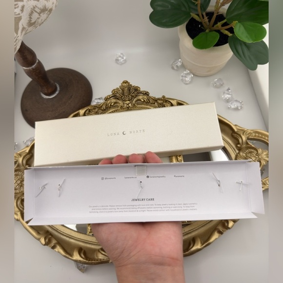 Luna Norte Mother of Pearl Charm Bracelet - Picture 3 of 5